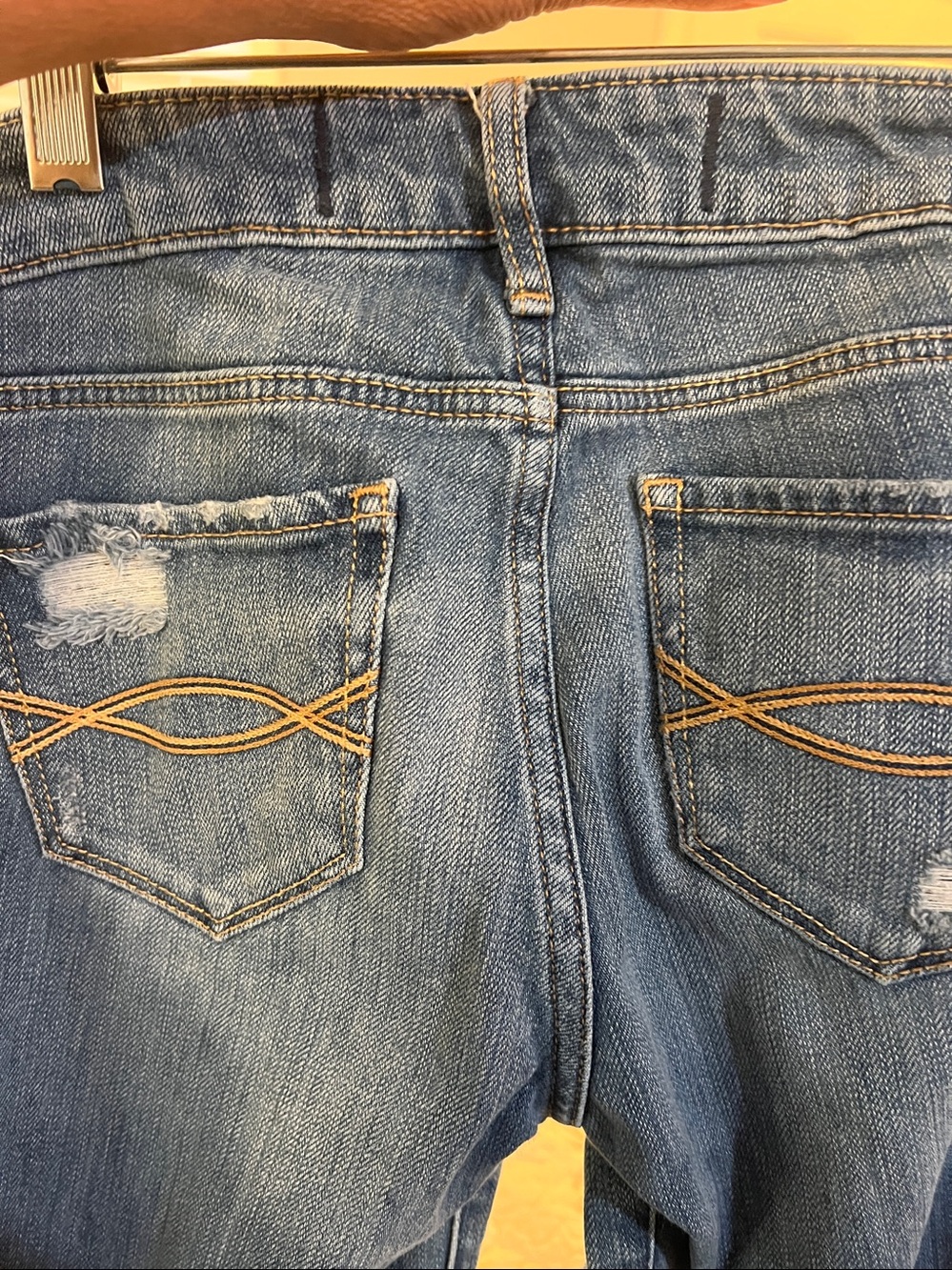 Abercrombie & Fitch Medium Blue Distressed Denim Jeans size 25 long - Picture 8 of 10